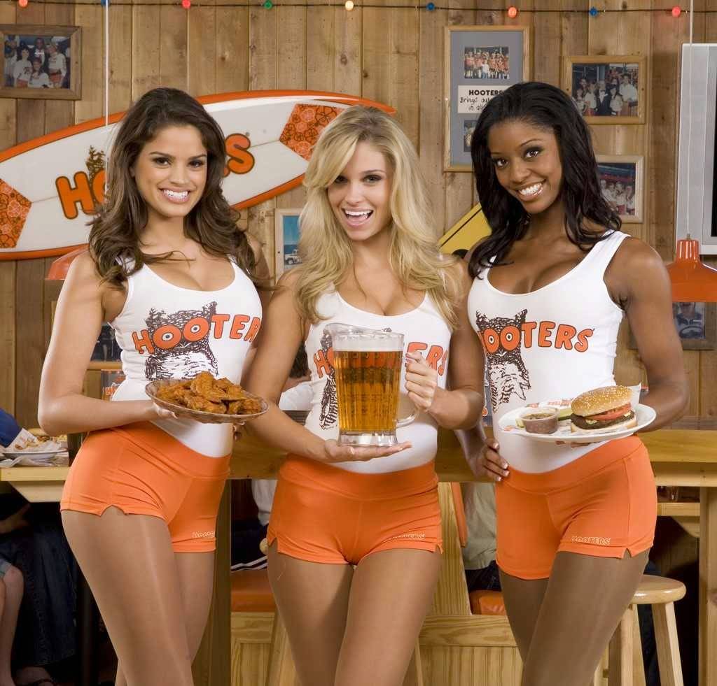 Hooters | meal takeaway | 6411 NW Barry Rd N, Kansas City, MO 64154, USA | 8165848900 OR +1 816-584-8900