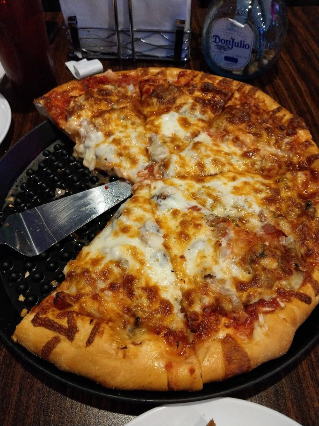 Oasis On Bluff Lake | night club | 25276 W Grass Lake Rd, Antioch, IL 60002, USA | 8476031314 OR +1 847-603-1314