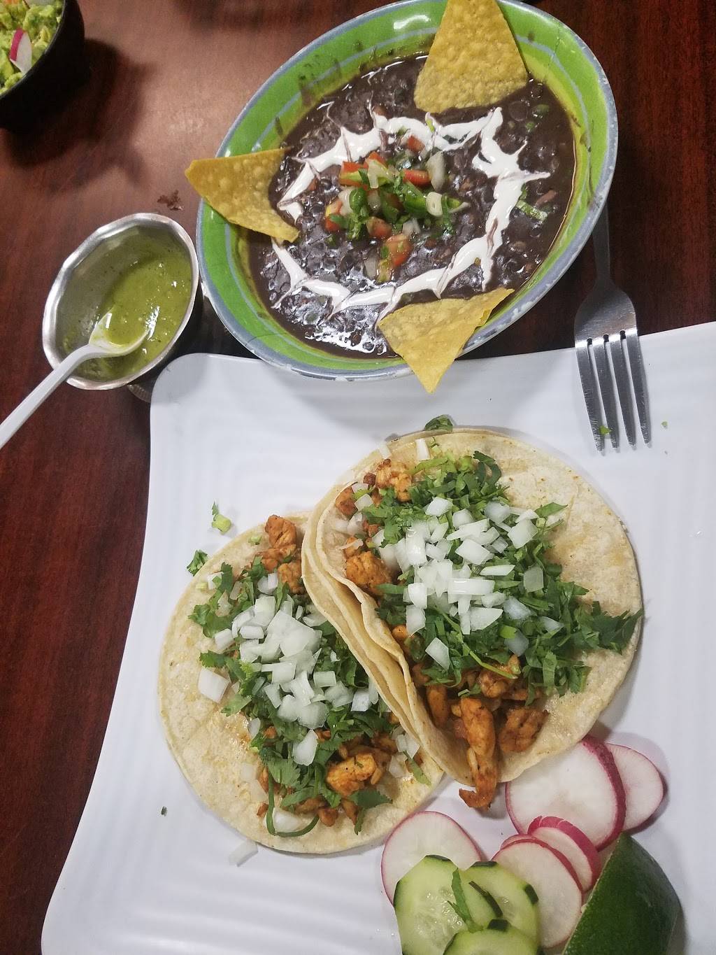 Fonda Bahia De Acapulco | restaurant | 5 South St, Freehold, NJ 07728, USA | 7323030017 OR +1 732-303-0017