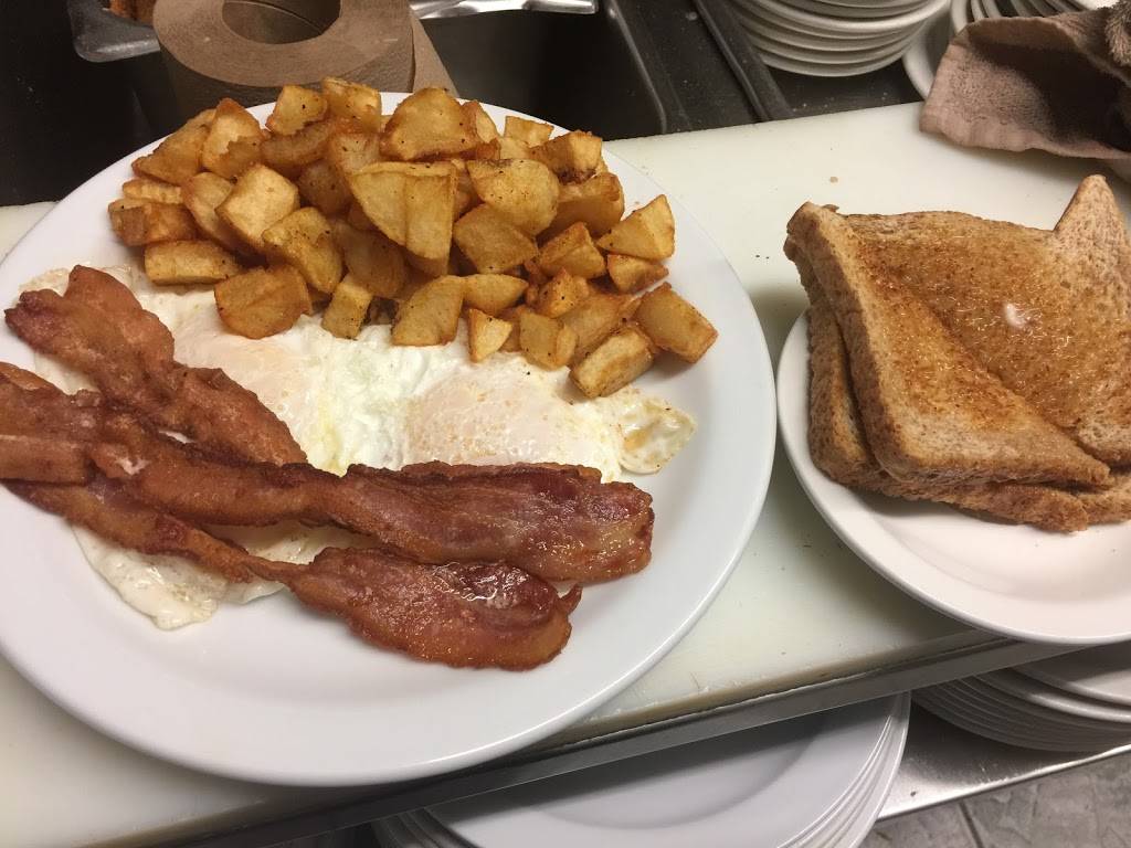 The BarnYard | restaurant | 559 Dundas St, Woodstock, ON N4S 1C7, Canada | 5195372711 OR +1 519-537-2711