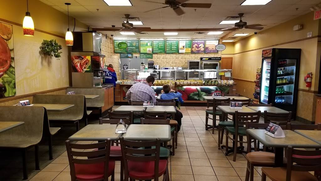 Subway | meal takeaway | 18921 E Valley View Pkwy Lot 4A, Suite A, Independence, MO 64055, USA | 8167958037 OR +1 816-795-8037