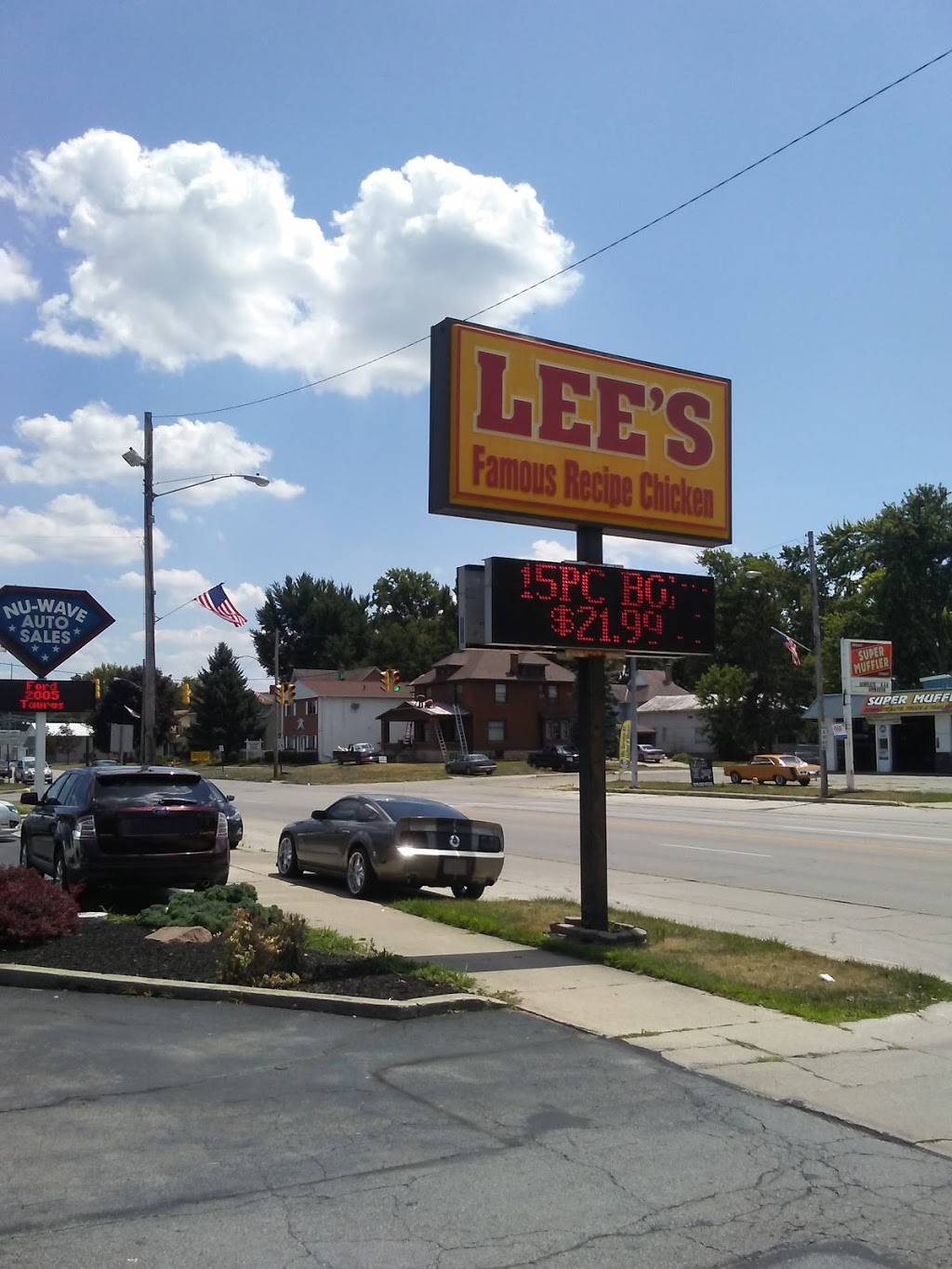 Lees Famous Recipe Chicken | restaurant | 322 E State St, Fremont, OH 43420, USA | 4193349610 OR +1 419-334-9610