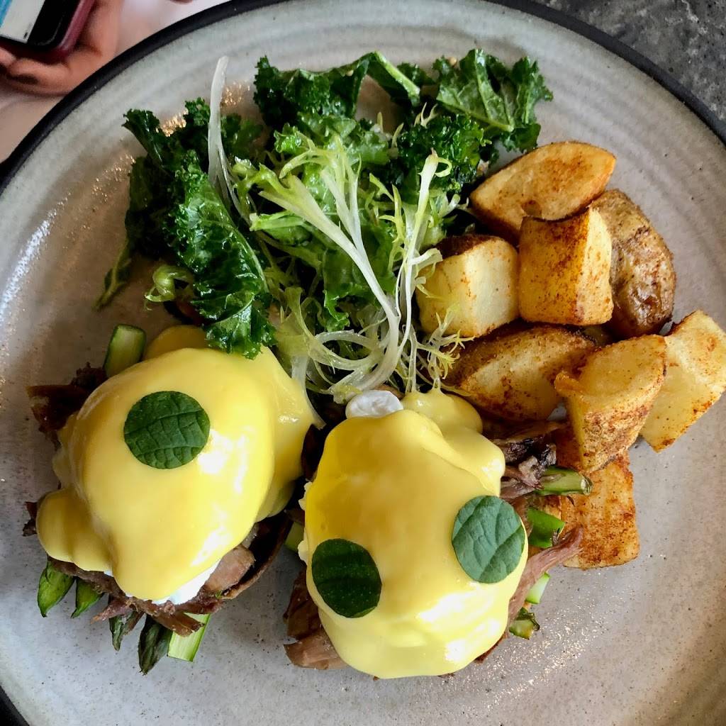 Hexagon Restaurant | restaurant | 210 Lakeshore Rd E, Oakville, ON L6M 3R7, Canada | 9058441286 OR +1 905-844-1286