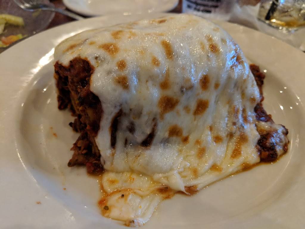 Salutos Pizza & Pasta | restaurant | 7680 Grand Ave, Gurnee, IL 60031, USA | 8473566900 OR +1 847-356-6900