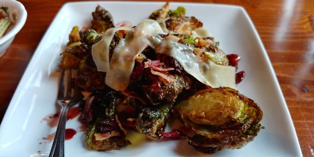 Salem Cross Inn | restaurant | 260 W Main St, West Brookfield, MA 01585, USA | 5088672345 OR +1 508-867-2345