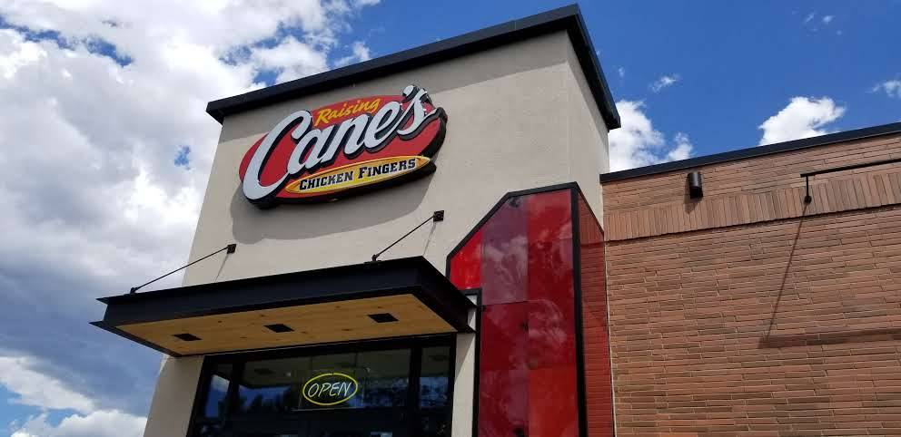 Raising Canes Chicken Fingers | meal takeaway | 7585 N Academy Blvd, Colorado Springs, CO 80920, USA | 7195931599 OR +1 719-593-1599