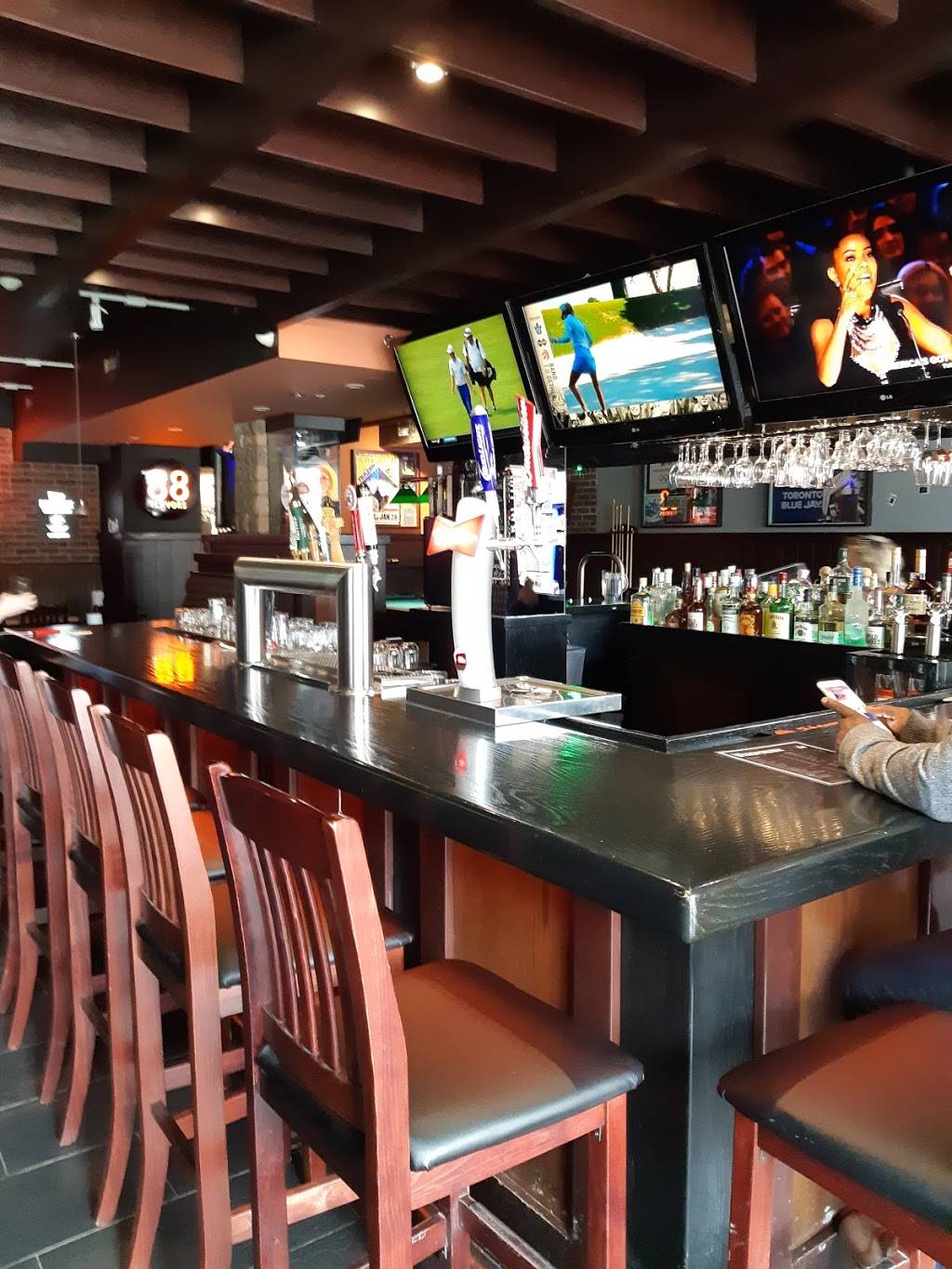 Wingporium | Leaside Sports Bar | restaurant | 856 Eglinton Ave E, East York, ON M4G 2L1, Canada | 6473521000 OR +1 647-352-1000