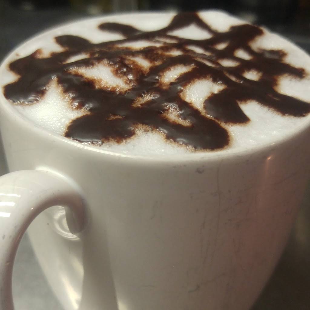 Lakewood Cafe | cafe | 13451 Riverside Dr E, Windsor, ON N8N 2M8, Canada | 5195516889 OR +1 519-551-6889