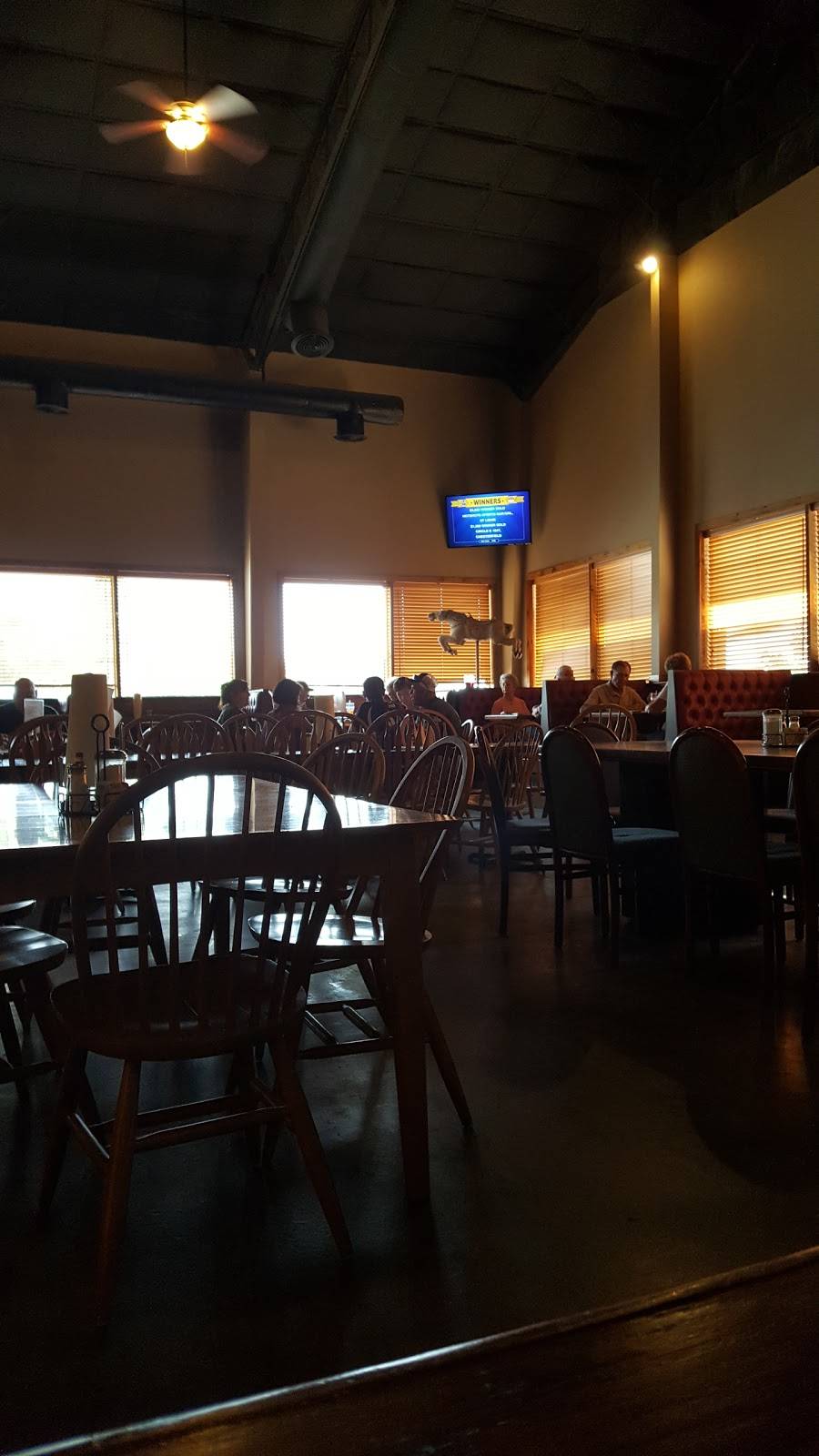 Harolds Smokehouse | restaurant | 27500 MO-2, Freeman, MO 64746, USA | 8168992422 OR +1 816-899-2422