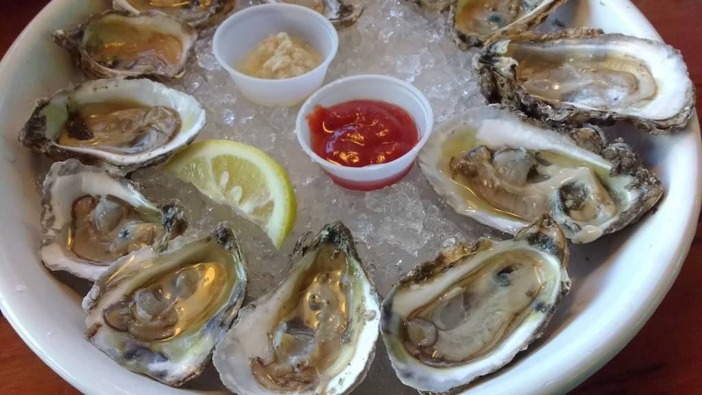 Mr Manatees Casual Grille | restaurant | 30 Royal Palm Pt., Vero Beach, FL 32960, USA | 7725699151 OR +1 772-569-9151