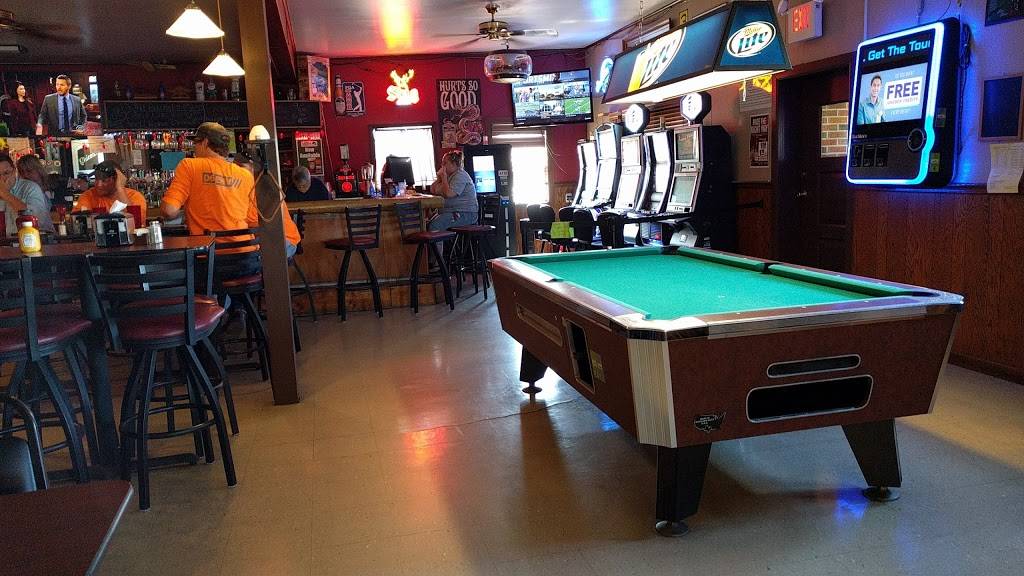 Chicos Bar & Grill | night club | 575 S 6th St, Wood River, IL 62095, USA | 6182541310 OR +1 618-254-1310