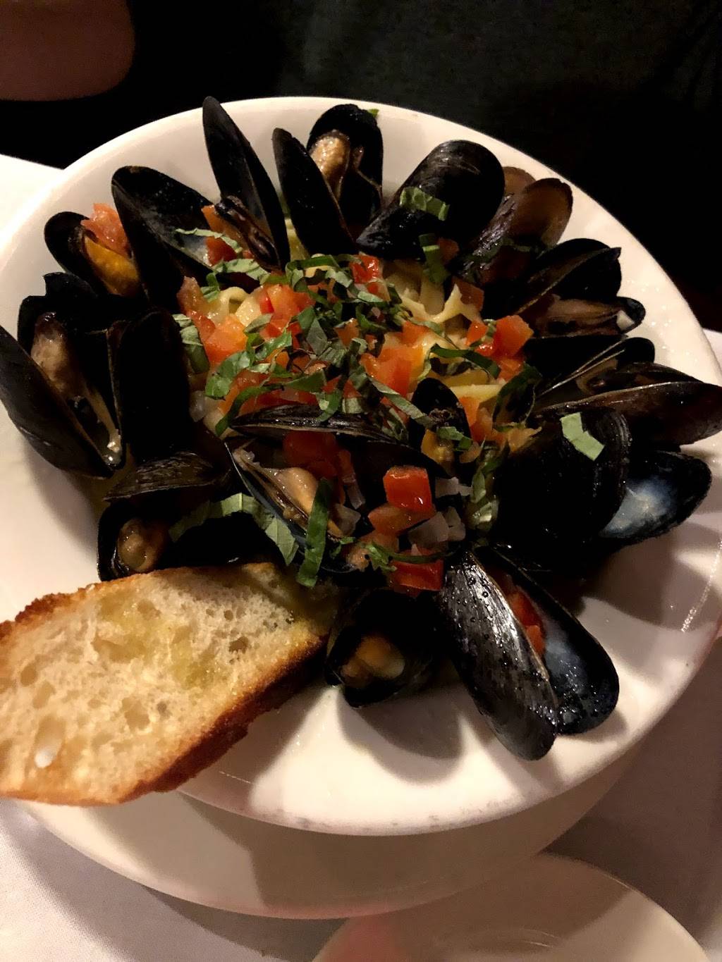 Del Rio Restaurant | restaurant | 228 Green Bay Rd, Highwood, IL 60040, USA | 8474324608 OR +1 847-432-4608