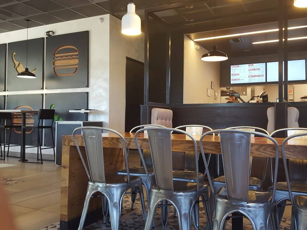 Blakes Lotaburger | restaurant | 1600 W Valencia Rd, Tucson, AZ 85746, USA | 5205732015 OR +1 520-573-2015