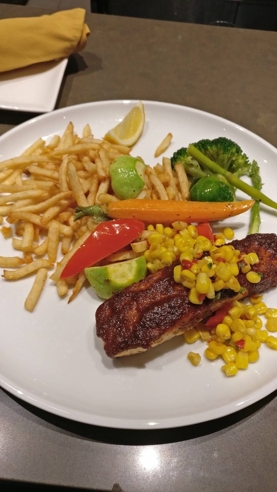 TaZa Grill Bar | restaurant | 2501 Argentia Rd, Mississauga, ON L5N 4G8, Canada | 9053632444 OR +1 905-363-2444