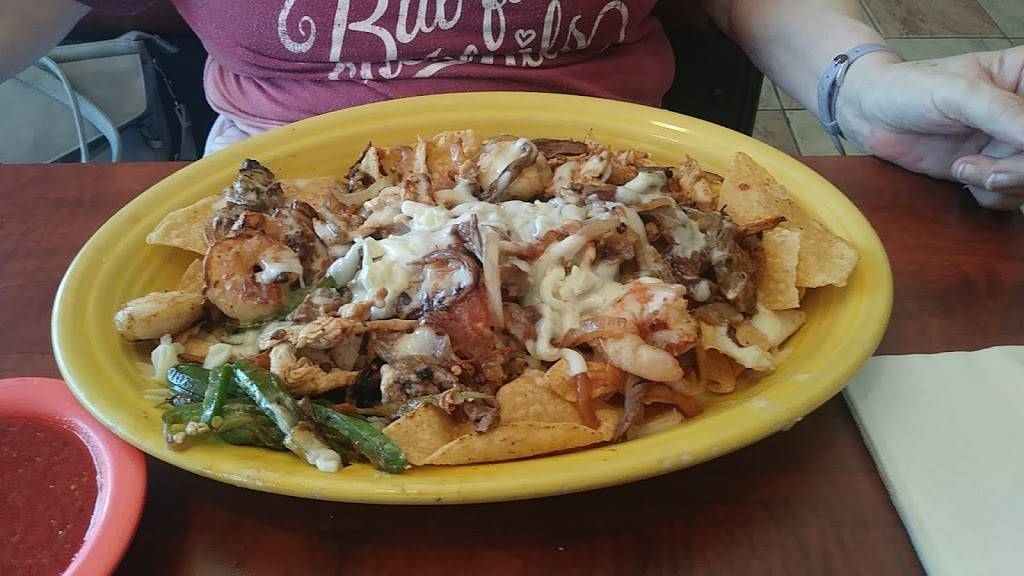 El Maguey | restaurant | 102 S Buckner Tarsney Rd, Grain Valley, MO 64029, USA | 8164432794 OR +1 816-443-2794