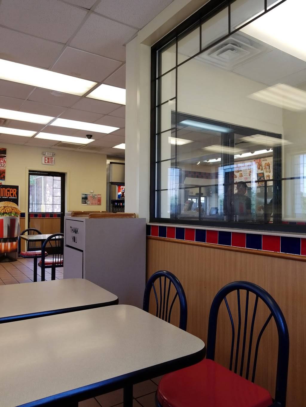 KFC | restaurant | 9598 Livingston Rd, Fort Washington, MD 20744, USA | 3012482778 OR +1 301-248-2778