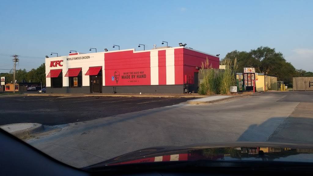 KFC | restaurant | 1251 S Woodlawn St, Wichita, KS 67218, USA | 3166183076 OR +1 316-618-3076
