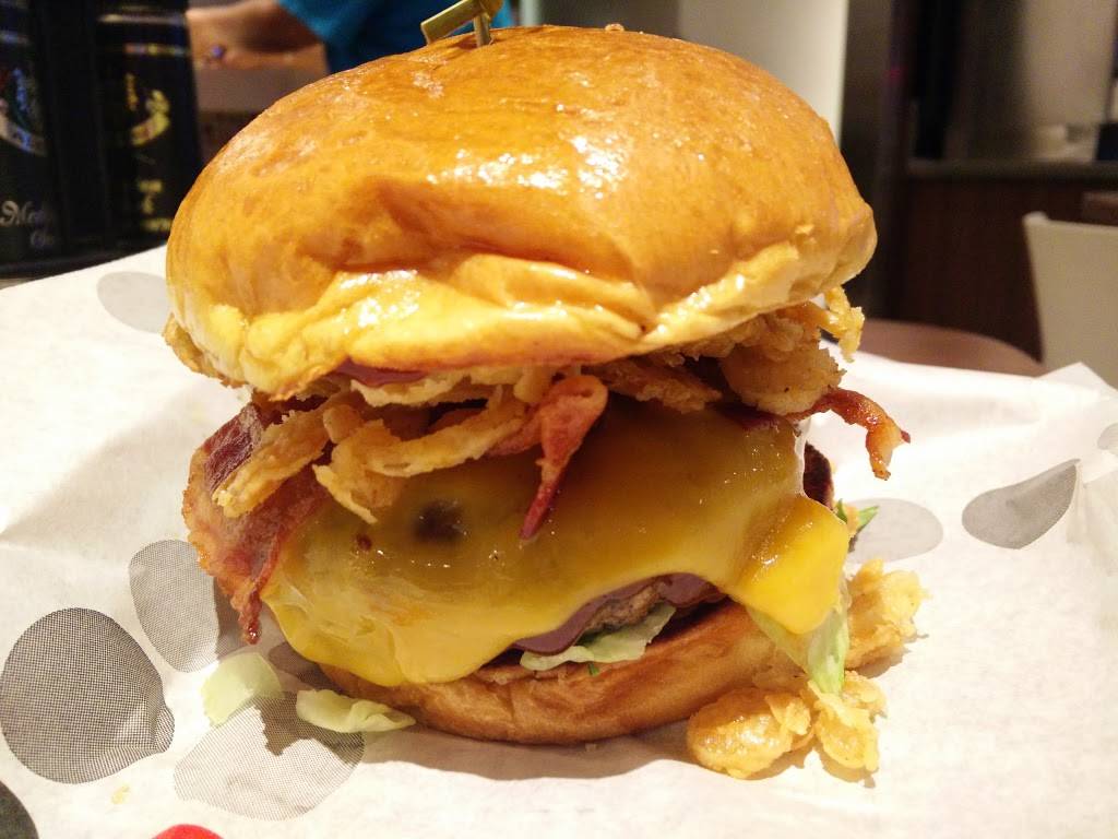 Burger 21 New Tampa | restaurant | 20304 Trout Creek Dr #106, Tampa, FL 33647, USA | 8135014910 OR +1 813-501-4910