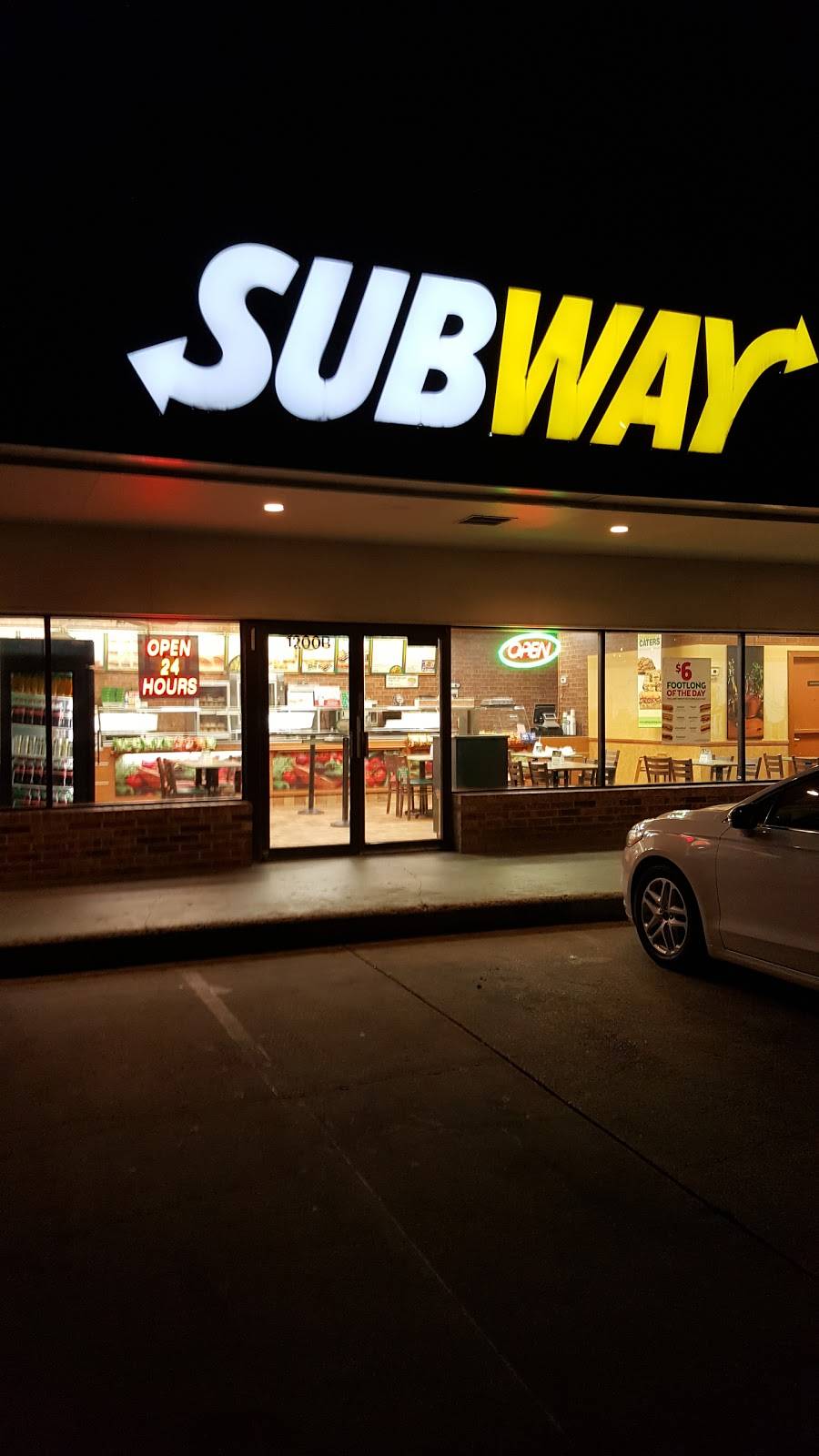 Subway | restaurant | 1200 8th Ave, Fort Worth, TX 76104, USA | 8179248332 OR +1 817-924-8332