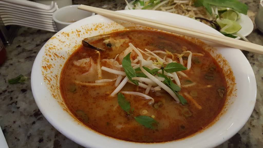 New Pho Bo Ga La | restaurant | 763 Somerset St W, Ottawa, ON K1R 6R1, Canada | 6132332222 OR +1 613-233-2222