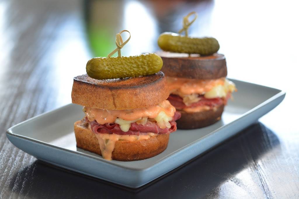 Sewickley Tavern | restaurant | 409 Beaver St, Sewickley, PA 15143, USA | 4123562332 OR +1 412-356-2332