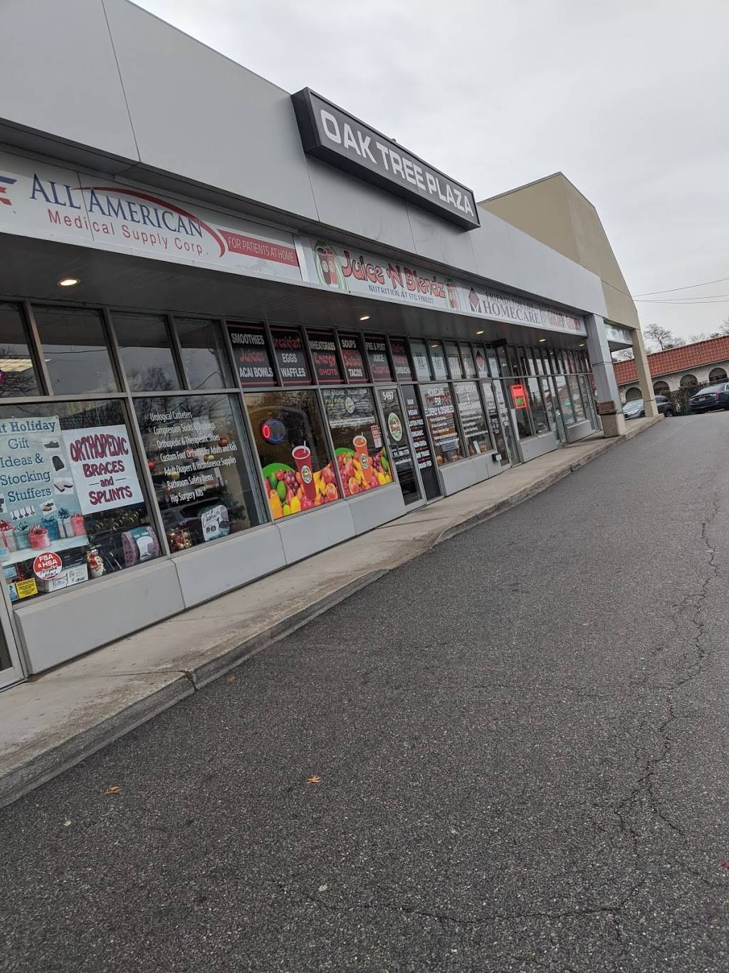 Juice N Blendz | restaurant | 5497 Merrick Rd, Massapequa, NY 11758, USA | 5169001770 OR +1 516-900-1770