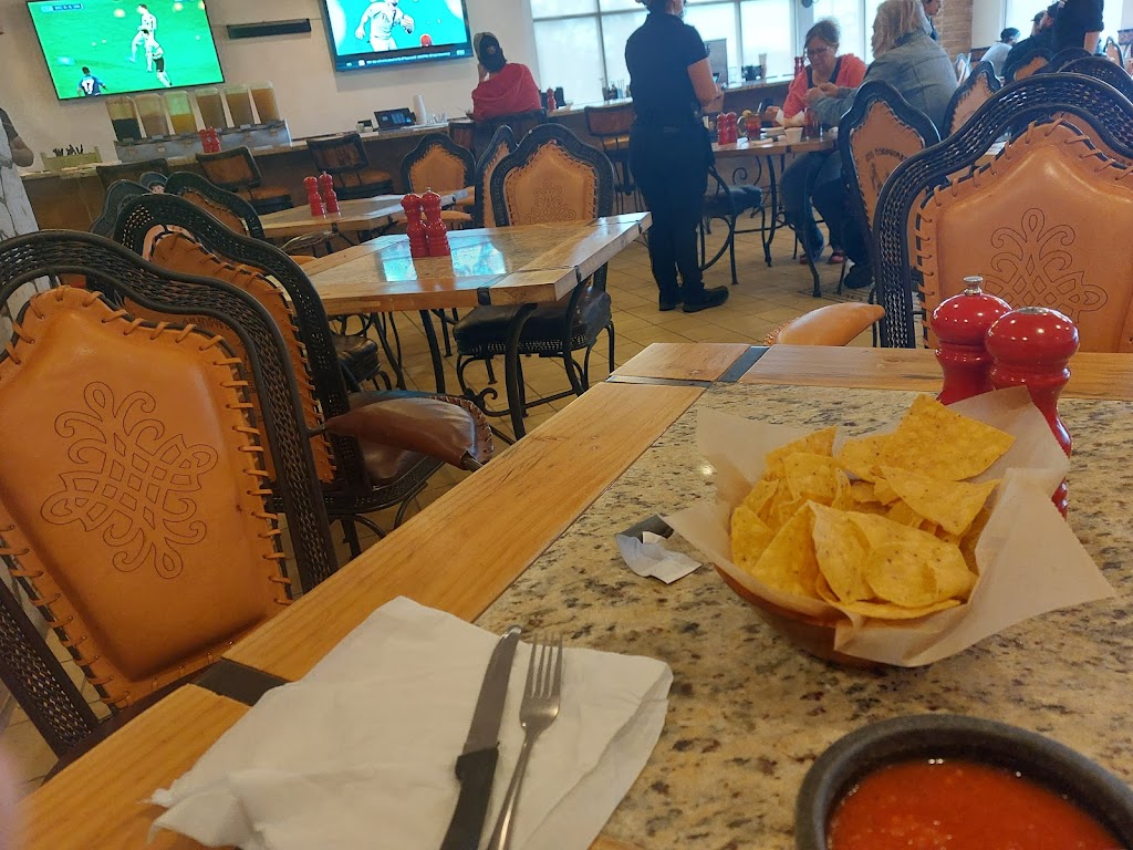 Los Compadres Tequila Barrel | restaurant | 401 Hwy 109 N, Lebanon, TN 37090, USA | 6155479526 OR +1 615-547-9526