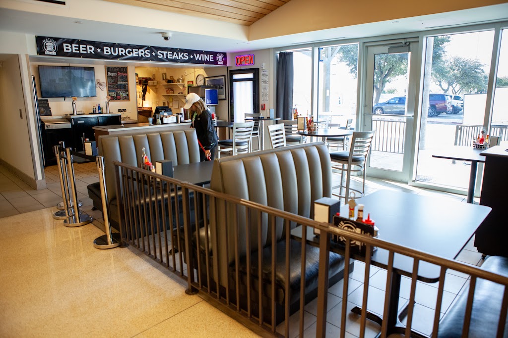 The Mathis Grill | restaurant | Rd #111, 8618 N Terminal Cir, San Angelo, TX 76904, USA | 3257036683 OR +1 325-703-6683