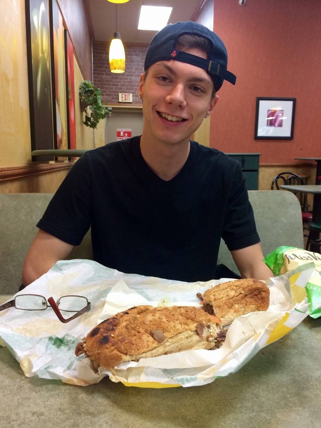 Subway | restaurant | 591 Memorial Dr, Chicopee, MA 01020, USA | 4135936501 OR +1 413-593-6501