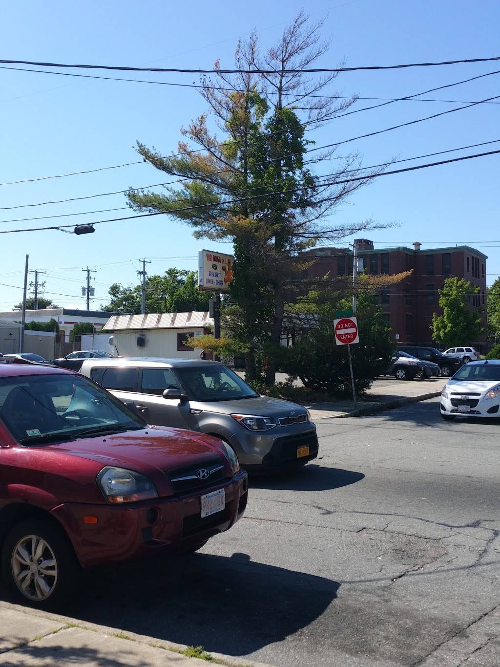 Yor Dogg Mil | restaurant | 847 Kempton St, New Bedford, MA 02740, USA | 5089993845 OR +1 508-999-3845