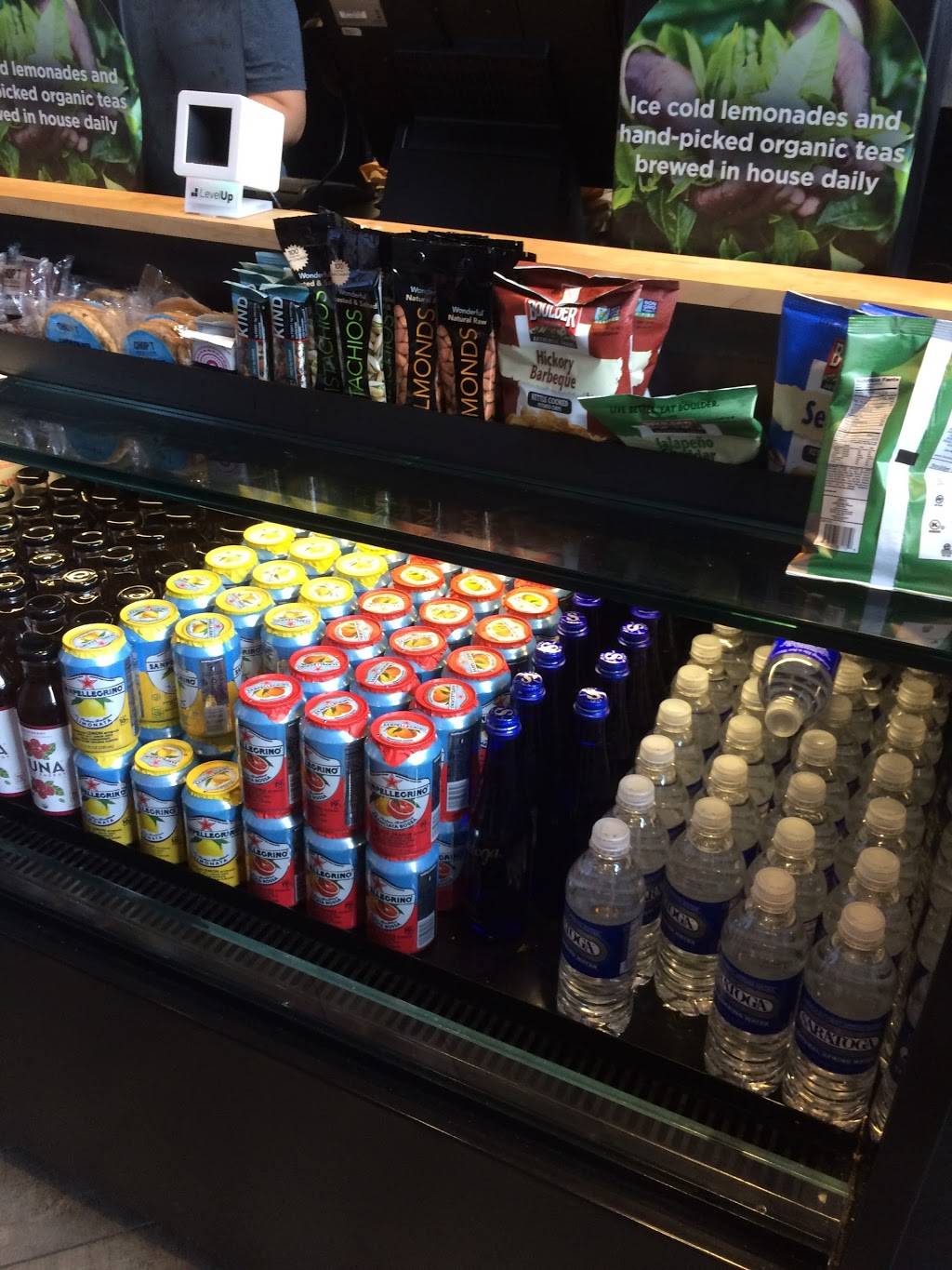 Chopt Creative Salad Co. | restaurant | 4766 Bethesda Ave, Bethesda, MD 20814, USA | 2403164477 OR +1 240-316-4477