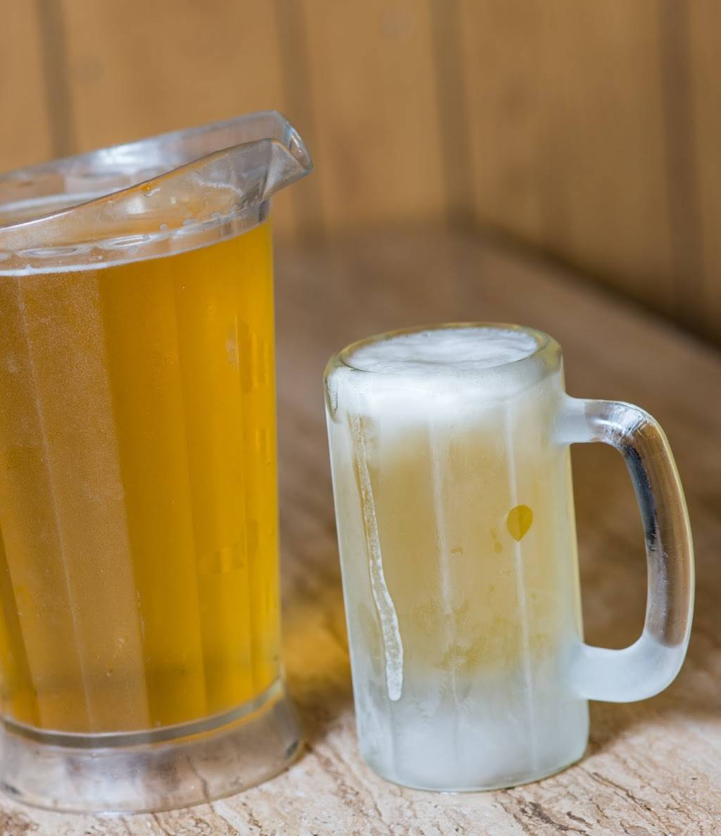 Bosses Pizza, Wings & Burgers Western Center | restaurant | 2740 Western Center Blvd #528, Fort Worth, TX 76131, USA | 8178475500 OR +1 817-847-5500