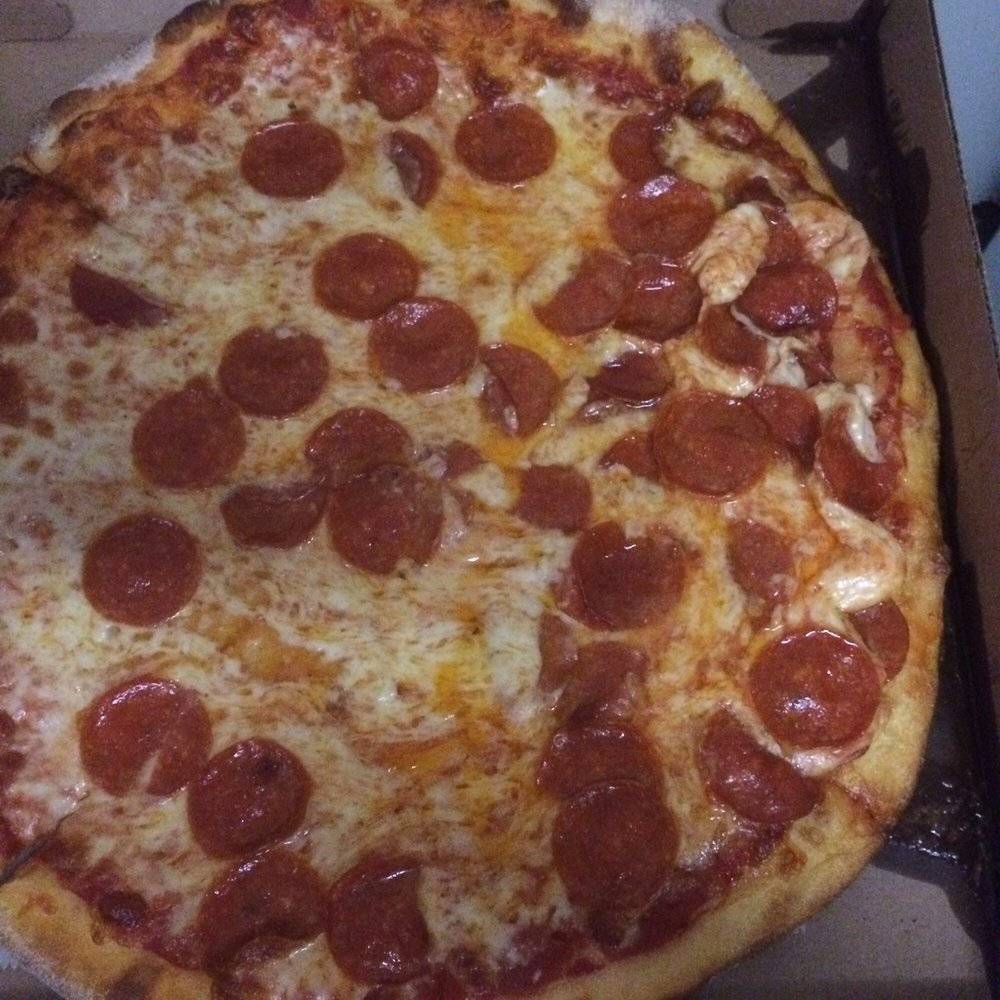 Wallingford Pizza House | meal delivery | 140 Center St, Wallingford, CT 06492, USA | 2032941000 OR +1 203-294-1000