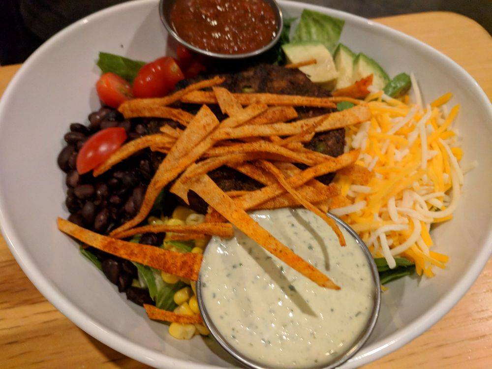 Bauers 66 1/2 | restaurant | 1700 McHenry Ave 66 1/2, Modesto, CA 95350, USA | 2099851199 OR +1 209-985-1199