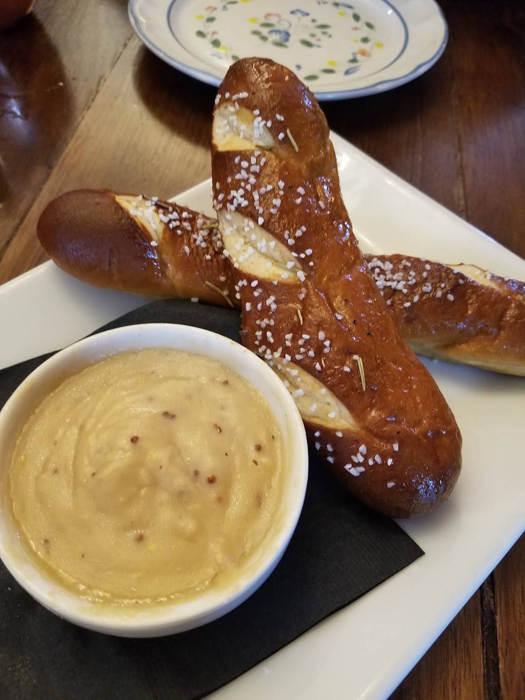 Paulas Public House | restaurant | 2186 New Hackensack Rd, Poughkeepsie, NY 12603, USA | 8454547821 OR +1 845-454-7821