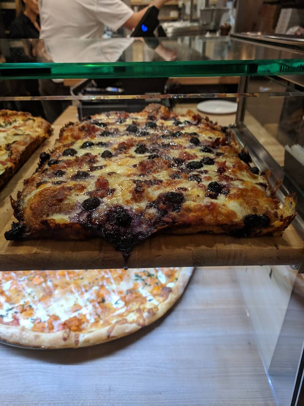 Gaetanos Flour & Fire | restaurant | 361 Nassau Blvd, Garden City, NY 11530, USA | 5163445457 OR +1 516-344-5457