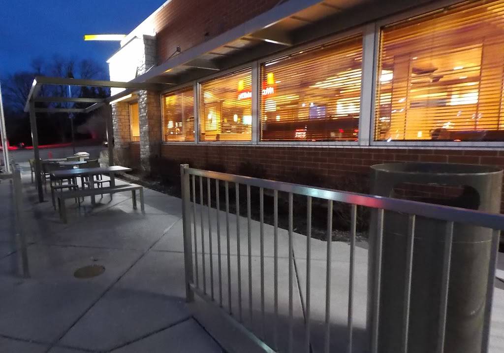 McDonalds | restaurant | 5300 S 76th St, Greendale, WI 53129, USA | 4144212655 OR +1 414-421-2655