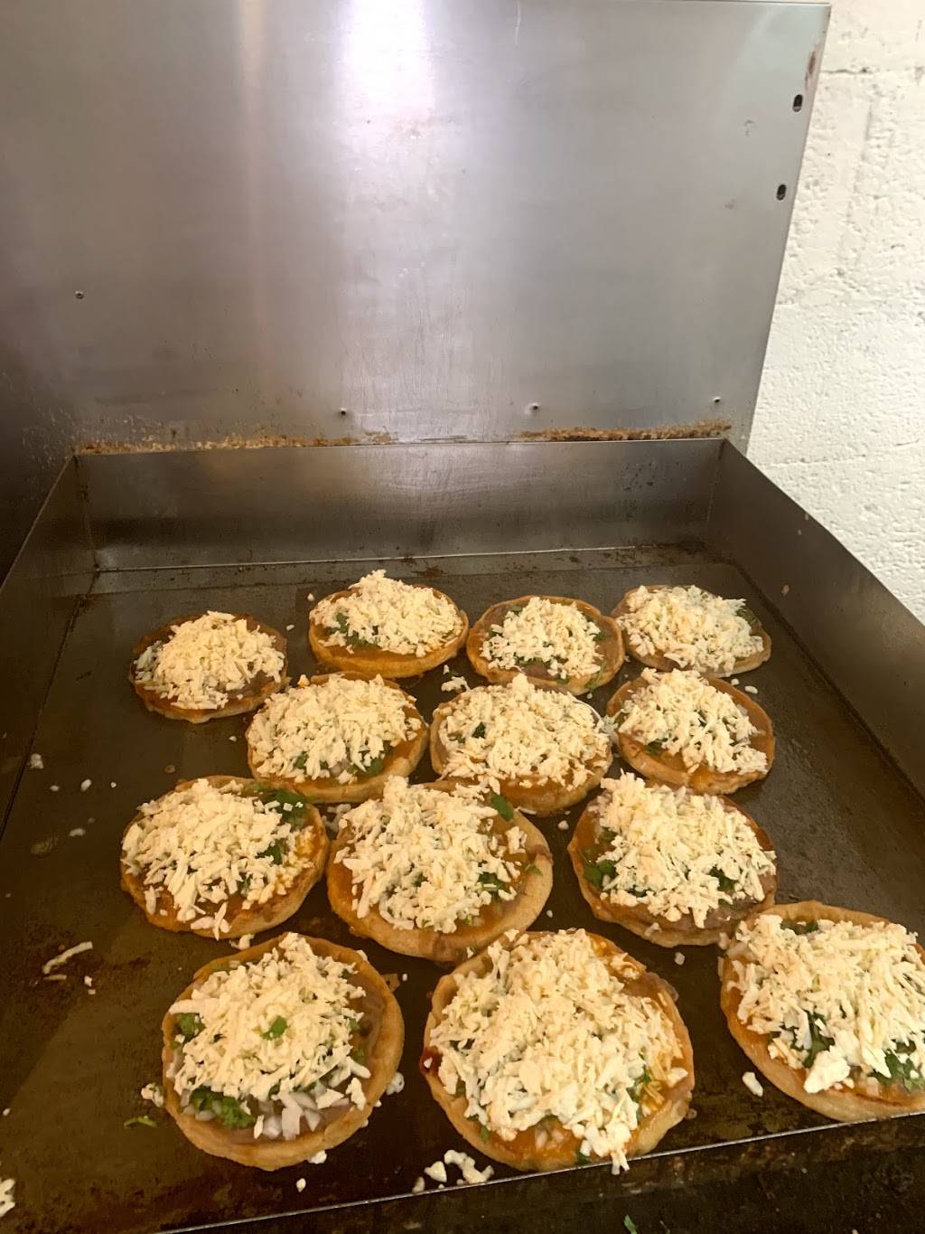 Taqueria Y Antojitos La Pasadita | restaurant | 5250 W 10th St, Indianapolis, IN 46224, USA | 3179855384 OR +1 317-985-5384