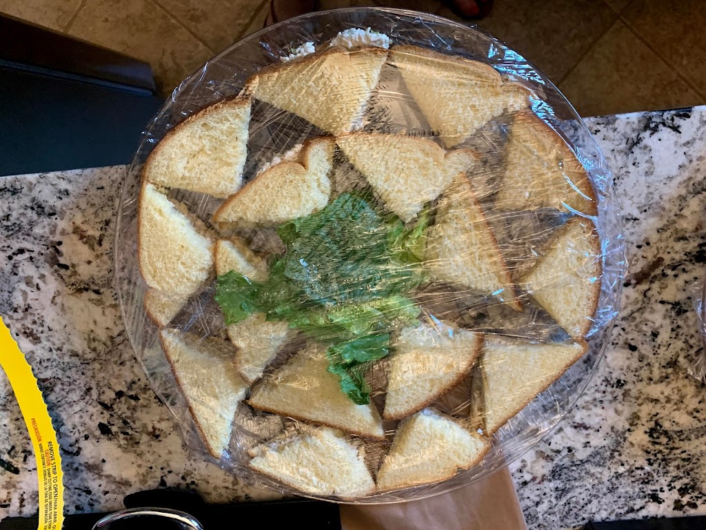 Mikes Chicken Salad | restaurant | 2578 Ashley River Rd, Charleston, SC 29414, USA | 8435643434 OR +1 843-564-3434