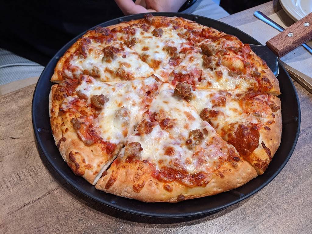 Chicagos Pizza Whiteland | restaurant | 2245 Sheek Rd Suite E, Greenwood, IN 46143, USA | 3178869797 OR +1 317-886-9797