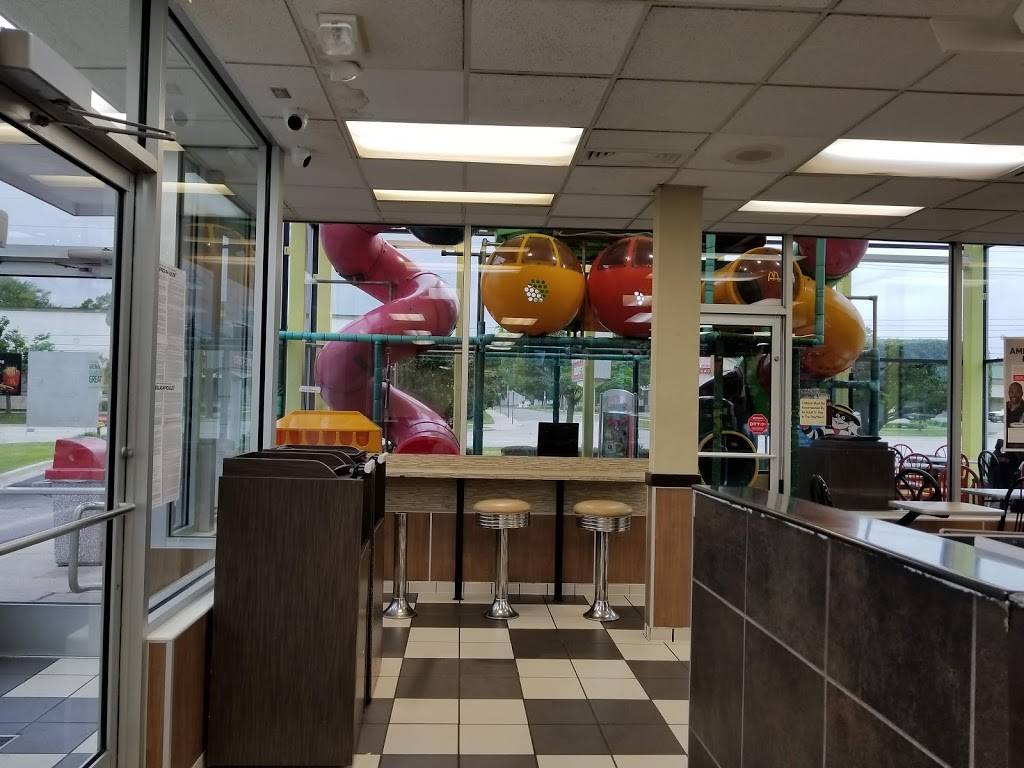 McDonalds | cafe | 24020 Orchard Lake Rd, Farmington Hills, MI 48336, USA | 2484772011 OR +1 248-477-2011