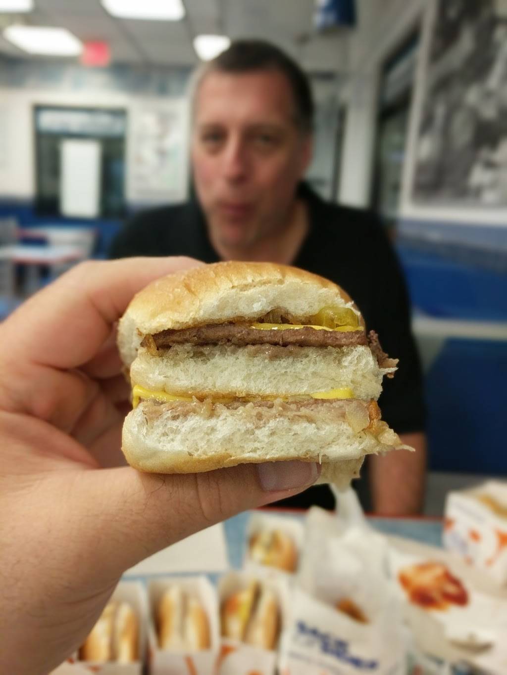 White Castle | restaurant | 257 S Broadway, Yonkers, NY 10705, USA | 9143760247 OR +1 914-376-0247