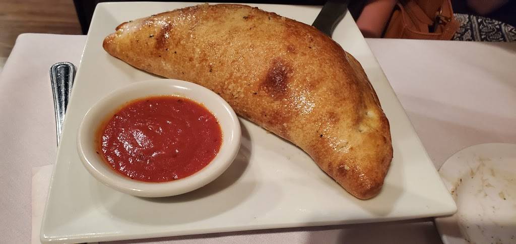 Luigis Italian Restaurant | restaurant | 124 E 9th Ave, Winfield, KS 67156, USA | 6204022880 OR +1 620-402-2880