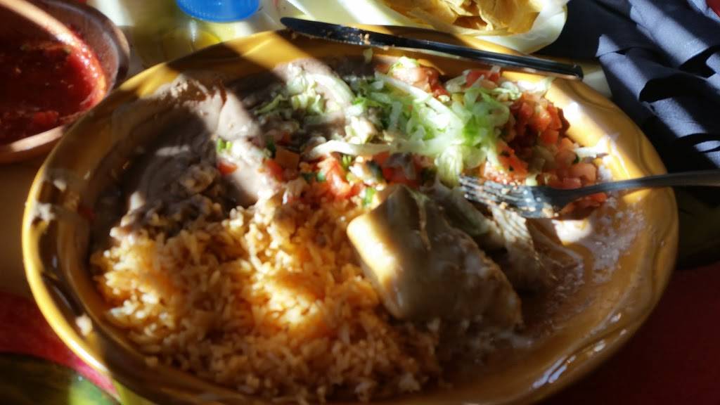 El Carreton Mexican Restaurant | restaurant | 910 E Greenville Pike, Winchester, IN 47394, USA | 7655843124 OR +1 765-584-3124