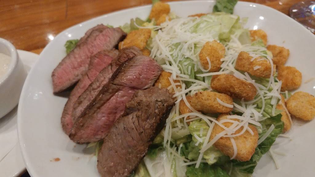 Outback Steakhouse | restaurant | 145 Pelham St # 147, Methuen, MA 01844, USA | 9786861122 OR +1 978-686-1122