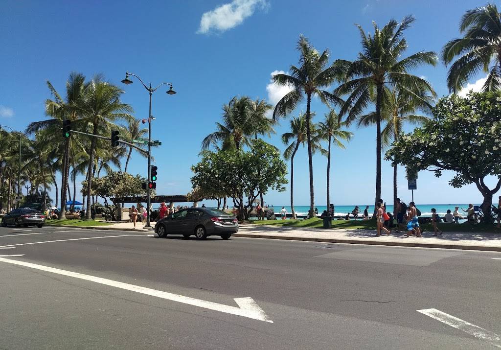 Teddys Bigger Burgers | restaurant | 134 Kapahulu Ave, Honolulu, HI 96815, USA | 8089263444 OR +1 808-926-3444