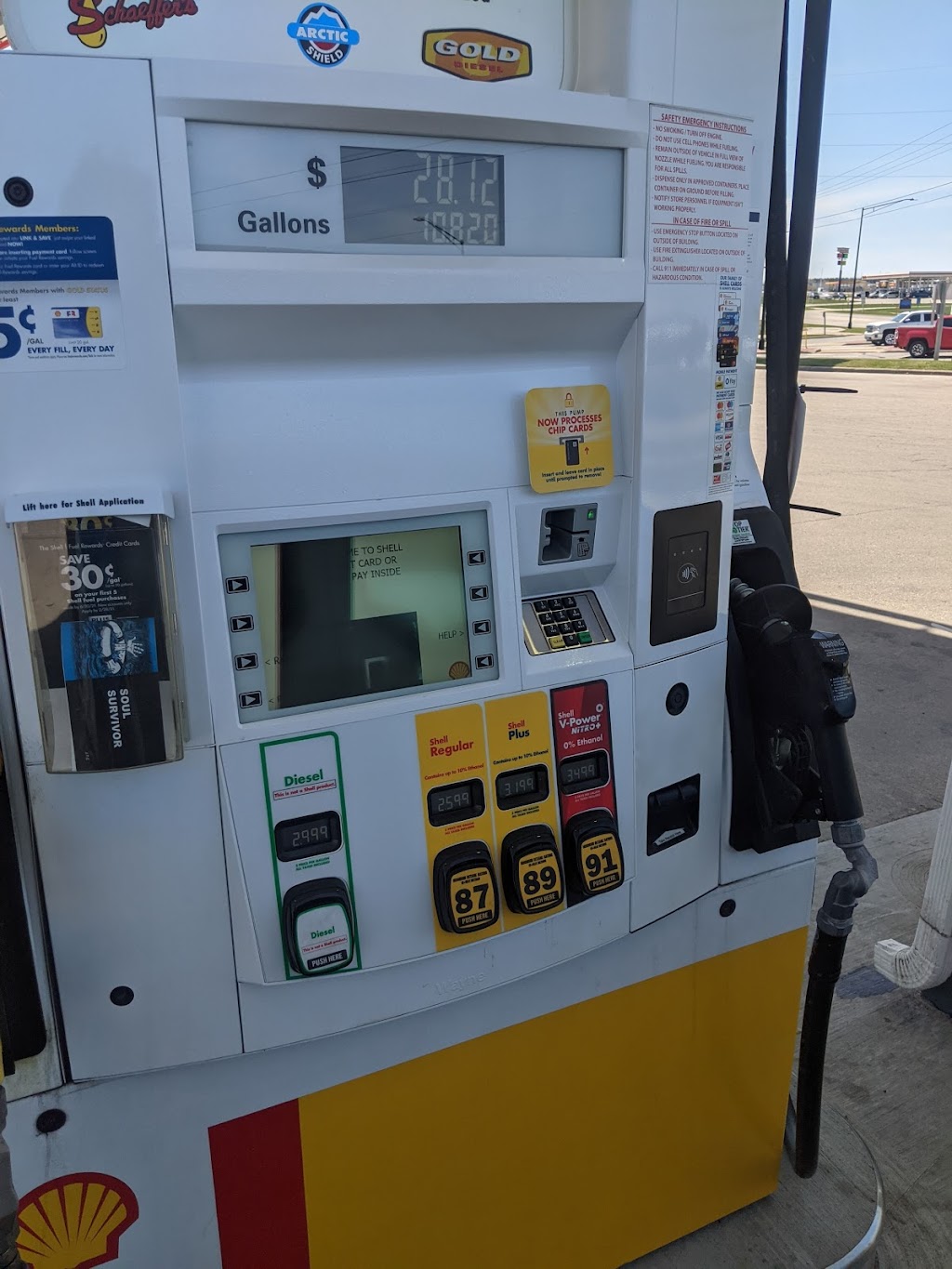 Shell | restaurant | 329 W Pioneer Rd, Fond du Lac, WI 54935, USA | 9209260021 OR +1 920-926-0021