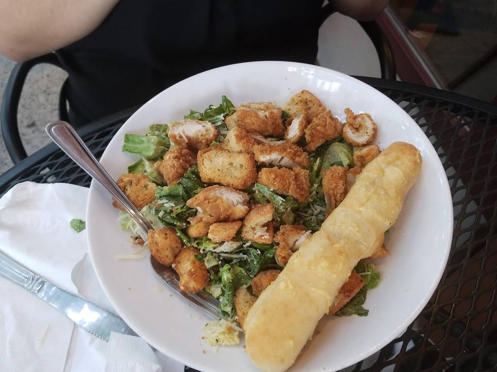 Uno Pizzeria & Grill | meal takeaway | 37-11 35th Ave, Long Island City, NY 11101, USA | 7187068800 OR +1 718-706-8800