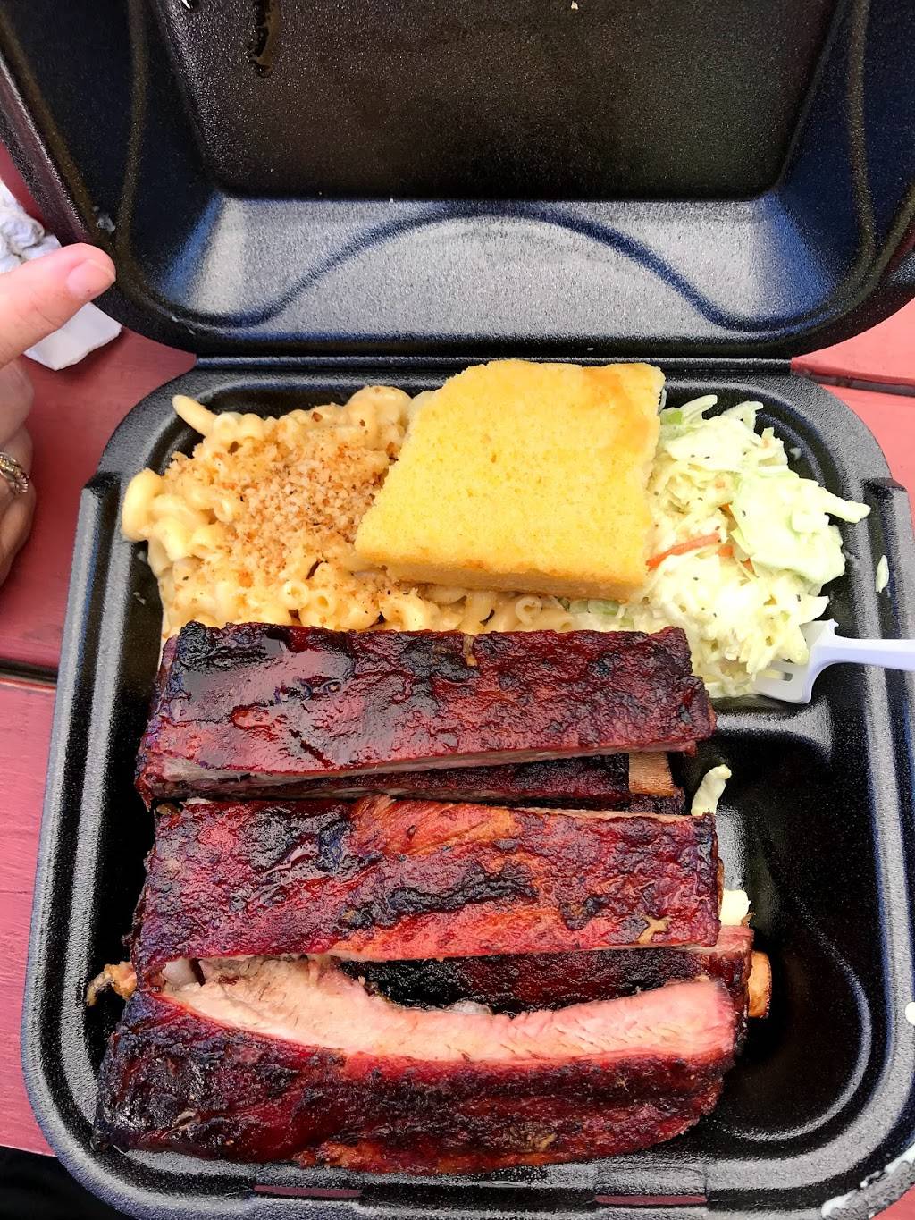 Mikes Bbq 101 | restaurant | 101900 Overseas Hwy, Key Largo, FL 33037, USA | 9546545259 OR +1 954-654-5259