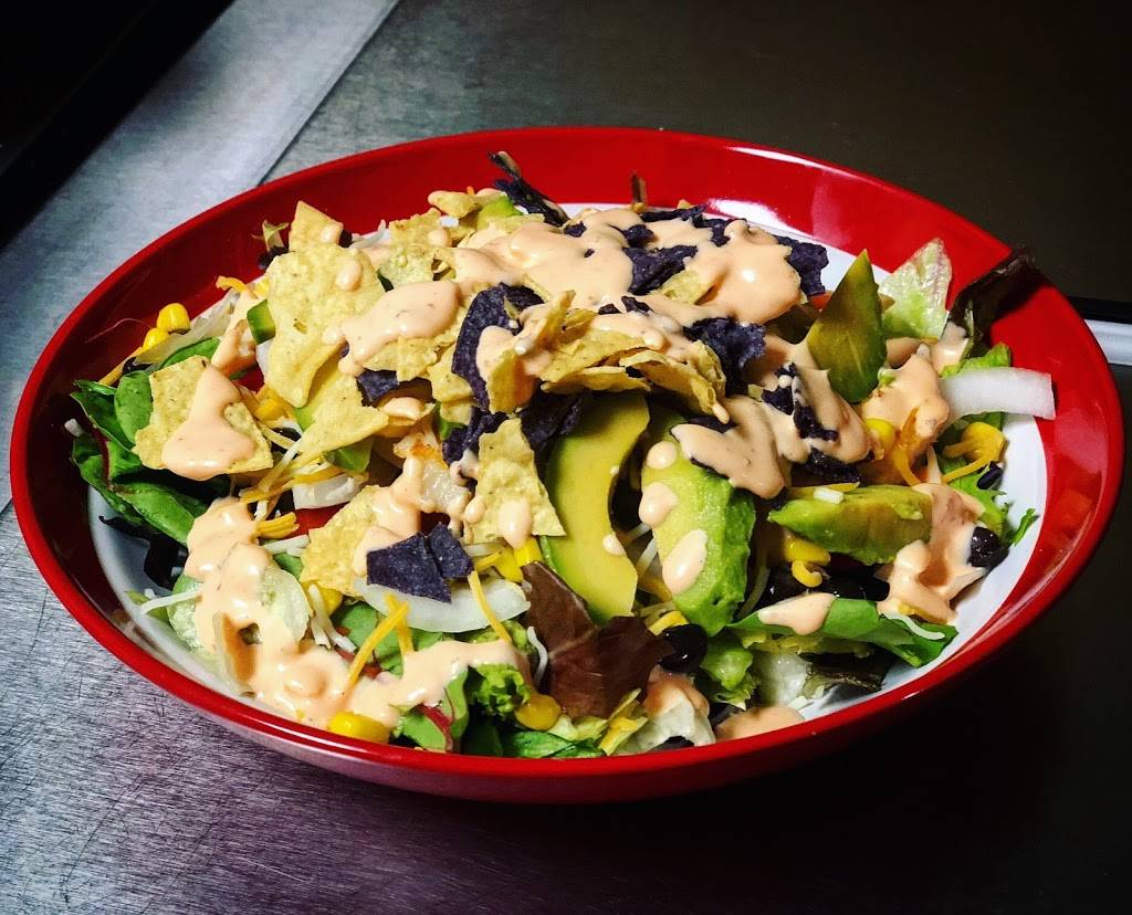 Jessicas Family Restaurant | restaurant | 140 W Main St, Whitewater, WI 53190, USA | 2624739890 OR +1 262-473-9890